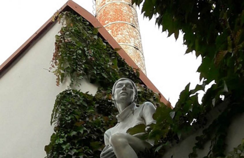 prague naprstkova sculpture urbaine