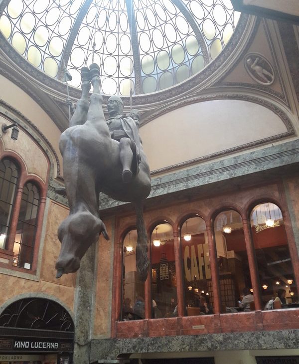 prague republique tcheque david cerny art sculpture horse