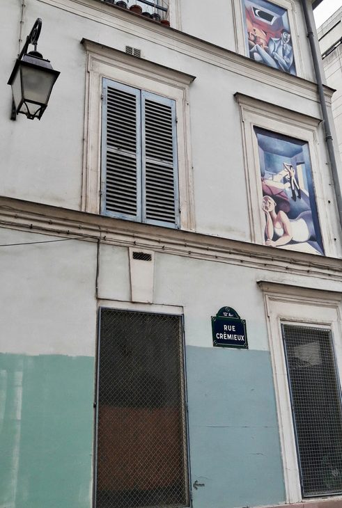 Rue Crémieux Paris